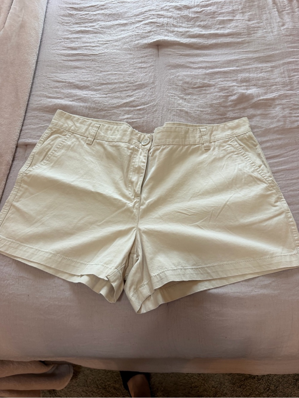 Joe Fresh Light Cream Casual Women's Shorts - Picture 1 of 3